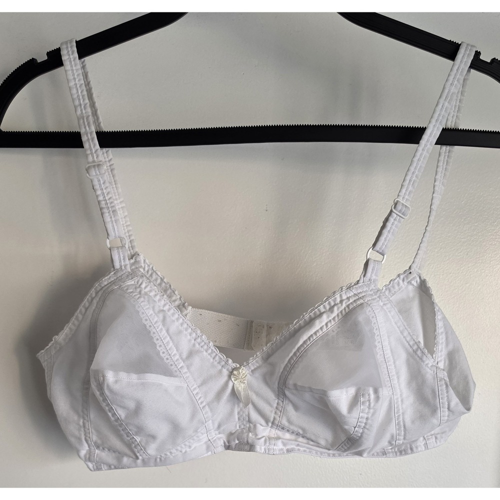 Peter Pan Bra Women's 36B White T-Shirt Underwire Support Wireless Bralette